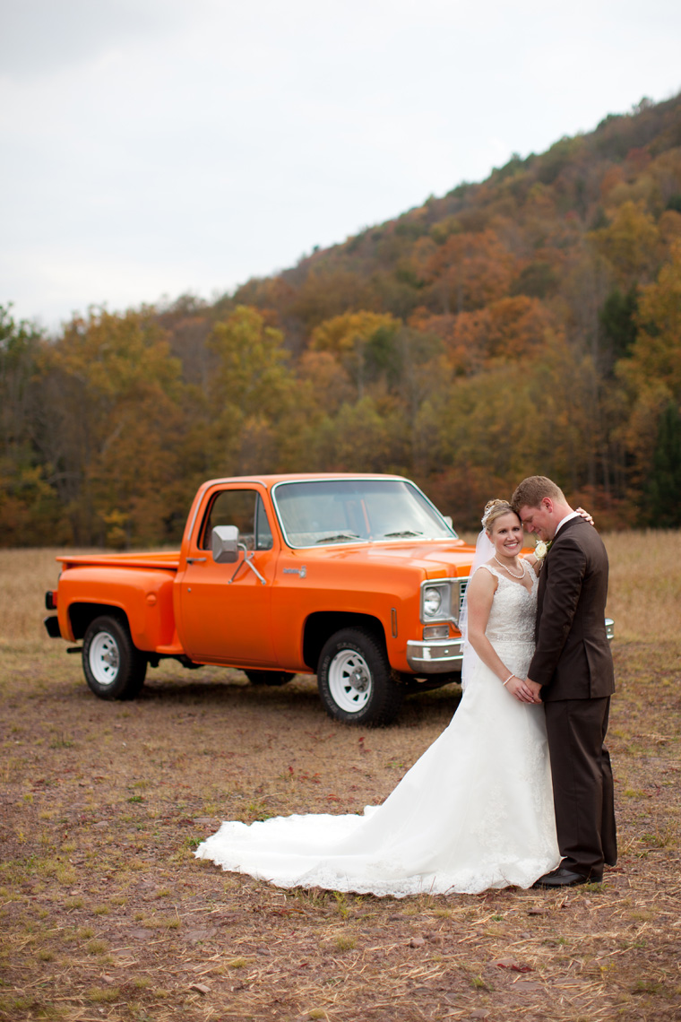 Kellie-and-Matt-PA-Barn-Wedding-Rustic-Country-Wedding-Photos (20)