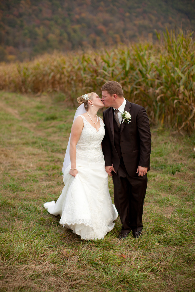 Kellie-and-Matt-PA-Barn-Wedding-Rustic-Country-Wedding-Photos (13)