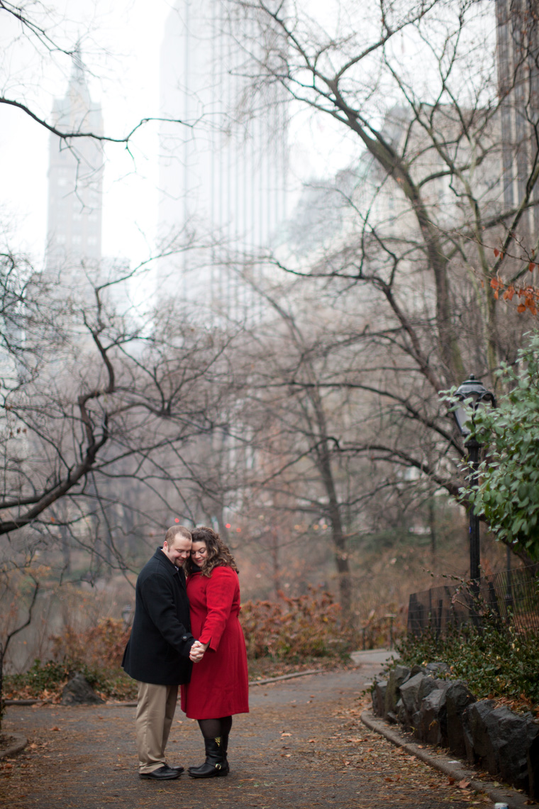 Christmas Engagement Session in NYC, New York City, NY, Rockefeller Center, Christmas Tree, Central Park, Macys, Times Square, The Rockefeller Center Christmas Tree, Christmas Market, Bethesda Fountain, The Plaza, 5th Avenue, Christmas Window Displays (22)