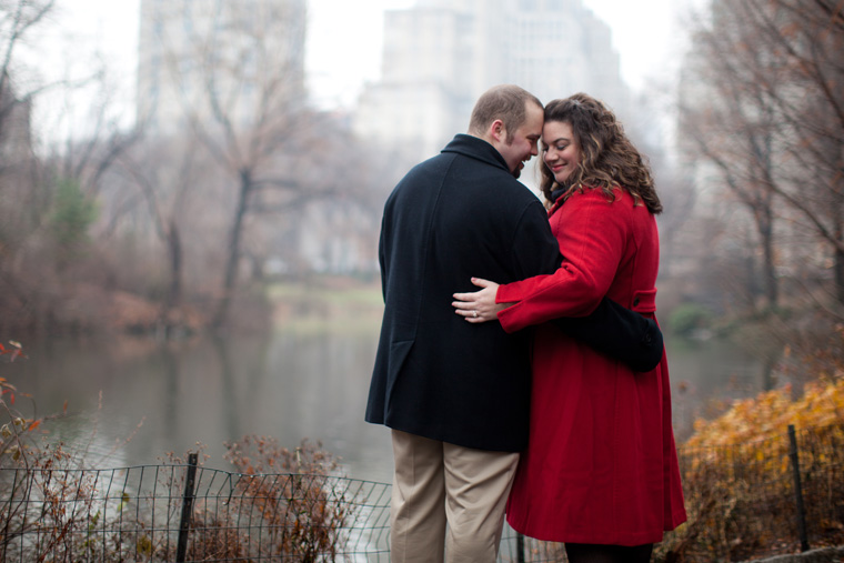 Christmas Engagement Session in NYC, New York City, NY, Rockefeller Center, Christmas Tree, Central Park, Macys, Times Square, The Rockefeller Center Christmas Tree, Christmas Market, Bethesda Fountain, The Plaza, 5th Avenue, Christmas Window Displays (21)