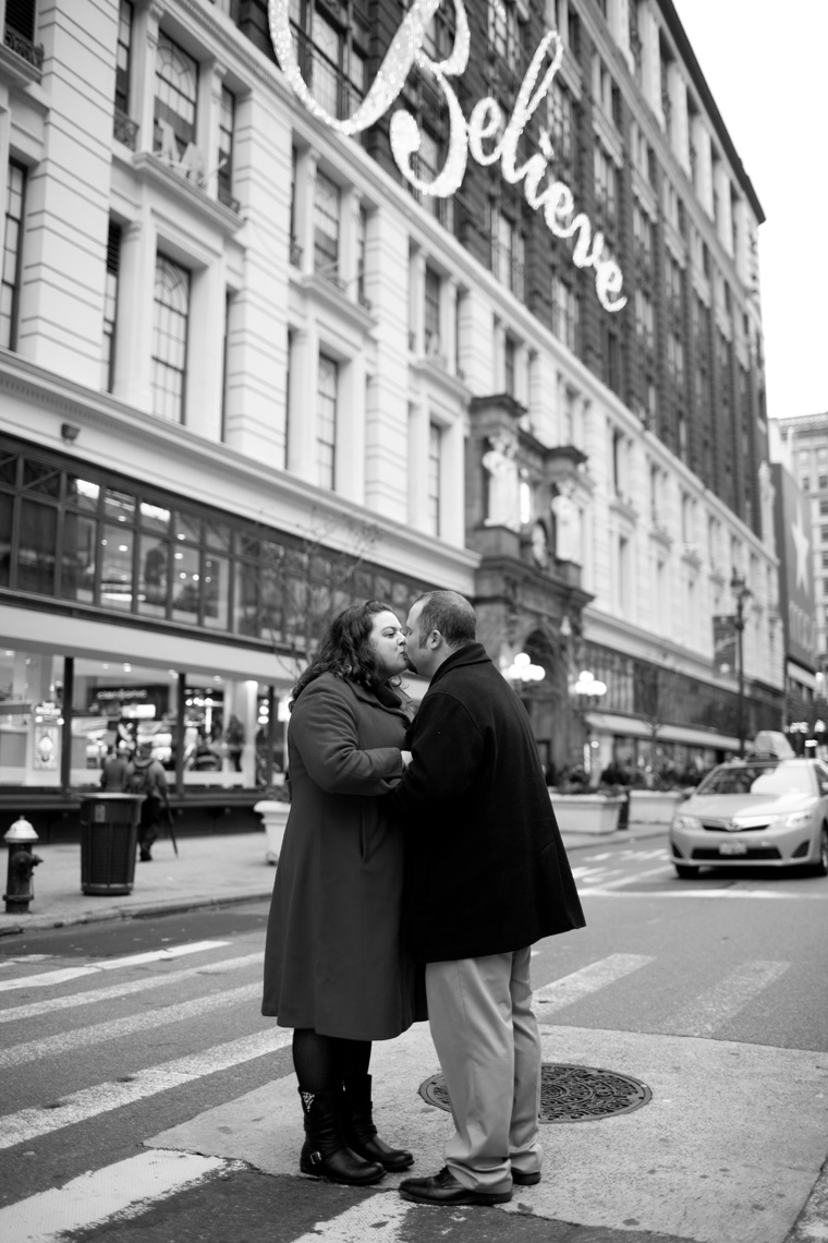 Christmas Engagement Session in NYC, New York City, NY, Rockefeller Center, Christmas Tree, Central Park, Macys, Times Square, The Rockefeller Center Christmas Tree, Christmas Market, Bethesda Fountain, The Plaza, 5th Avenue, Christmas Window Displays (11)