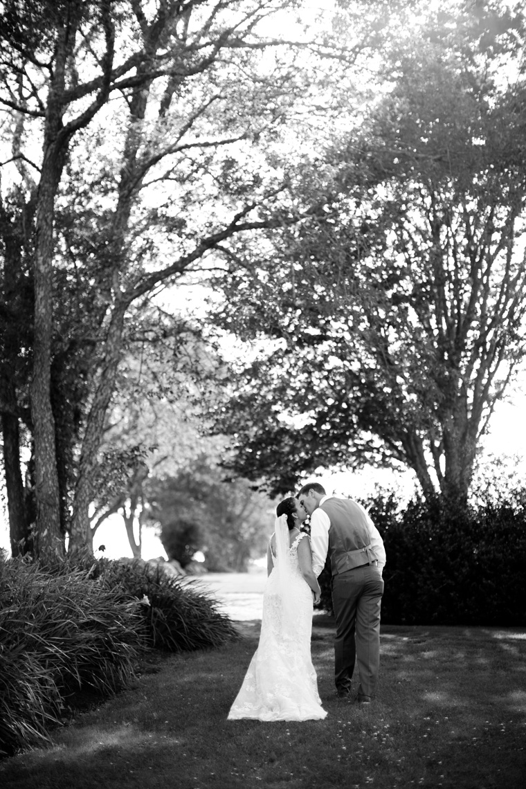 Carolyn's Sakonnet Vineyard Wedding Little Compton Rhode Island Wedding Photography by Liz and Ryan Massachusetts Wedding and Engagement Photography New England Wedding by Liz and Ryan (13)