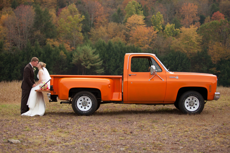 Kellie-and-Matt-PA-Barn-Wedding-Rustic-Country-Wedding-Photos (24)