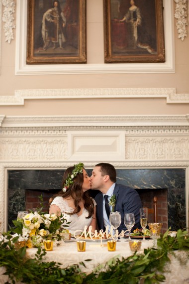 St Johns College McDowell Hall Randall Hall Annapolis Maryland Winter Wedding Snow Wedding and Engagement Photography Classic Romantic Photos by Liz and Ryan (9)